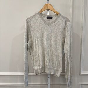 Vince Gray V-Neck Sweater Men’s Medium